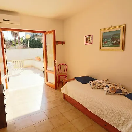 House Cecilia In Дом отдыха *