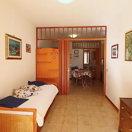 Holiday home House Cecilia In *